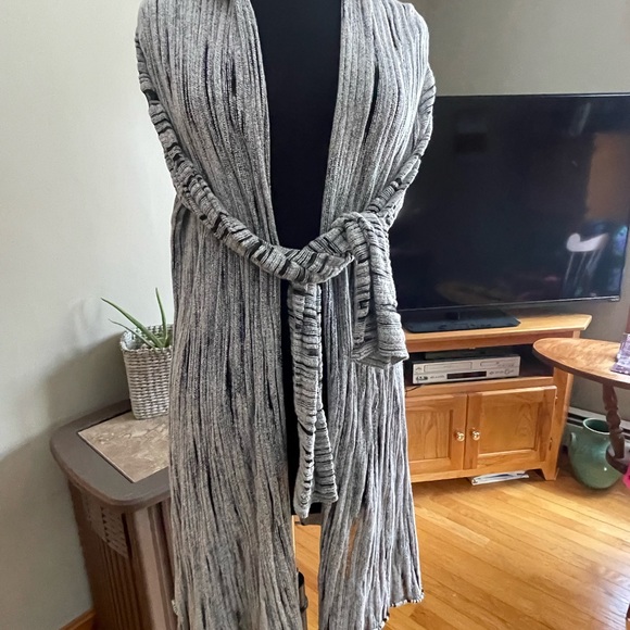 Nick and Zoe black and white cardigan unique material. - Picture 1 of 9